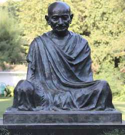 Gandhi-statue-Ahmedabad-India
